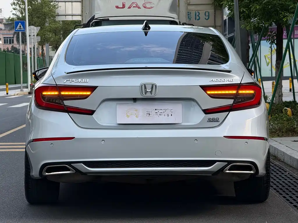 Honda Accord 2022 — фото 15