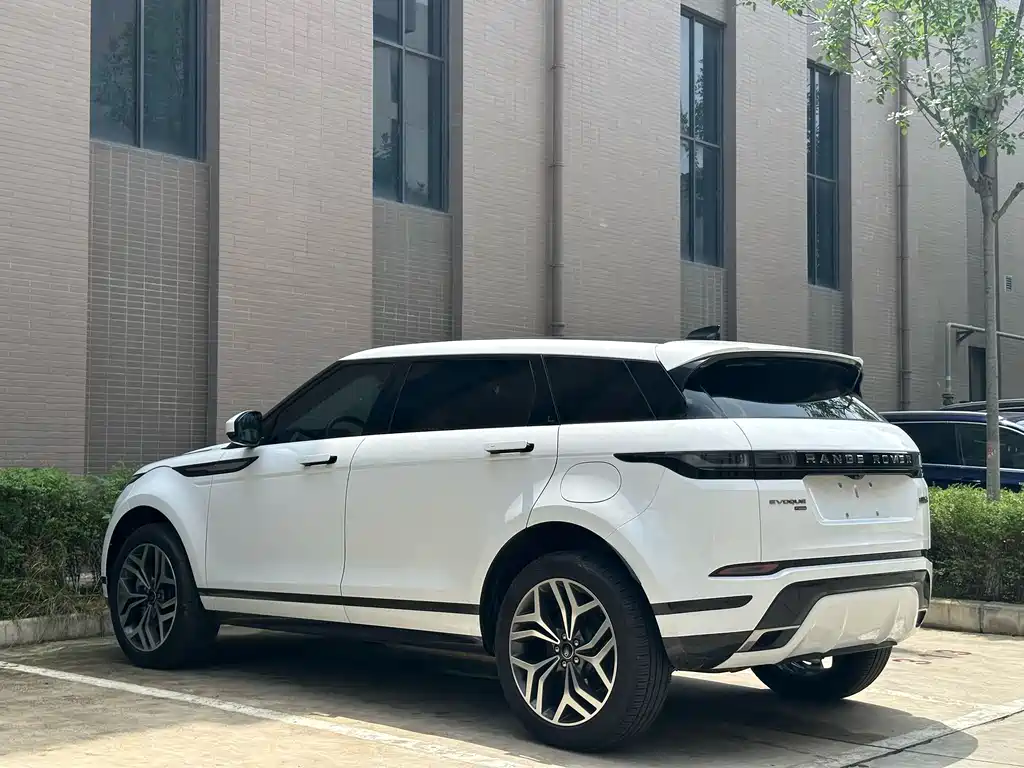 Land Rover Evoque PHEV 2023 — фото 12