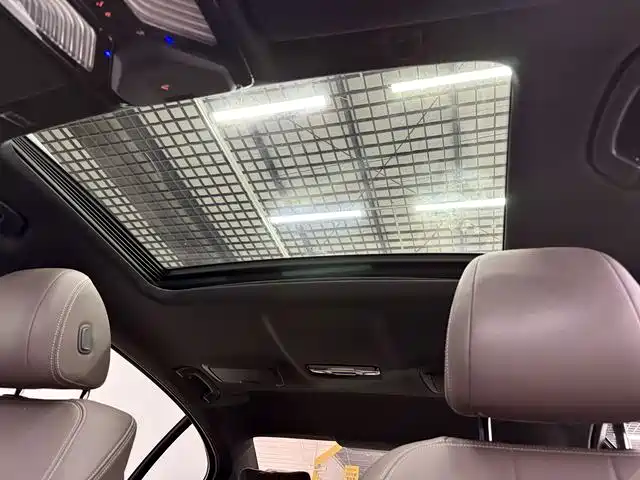 BMW 5 Series 2019 — фото 19