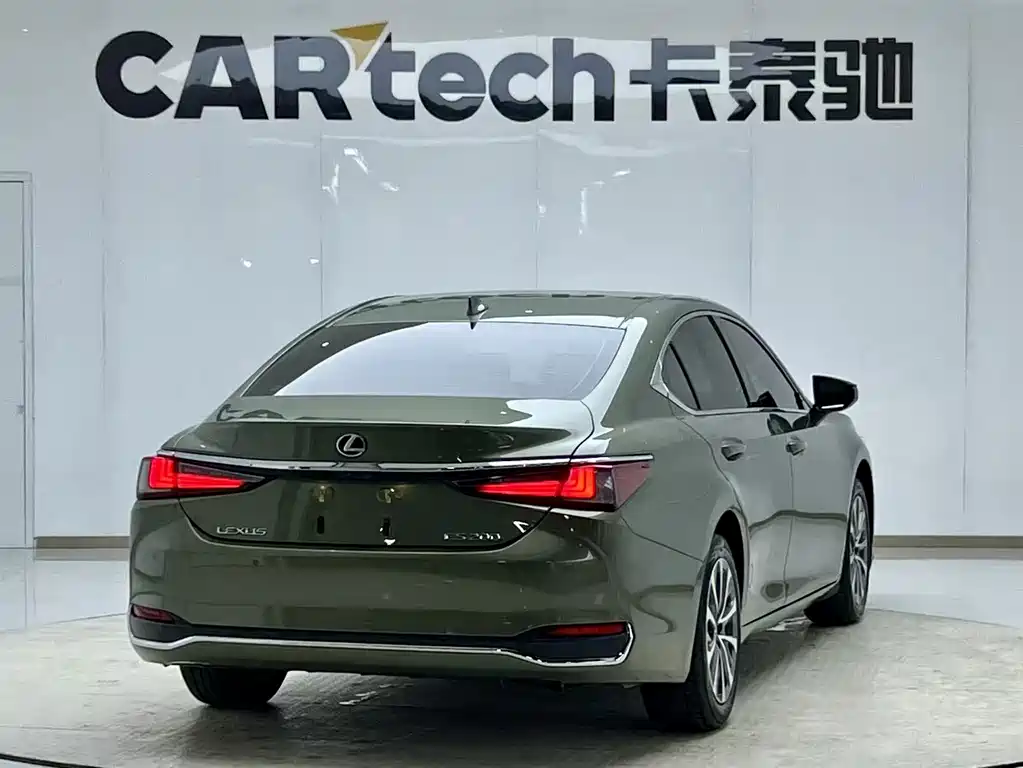 Lexus ES 2021 — фото 14
