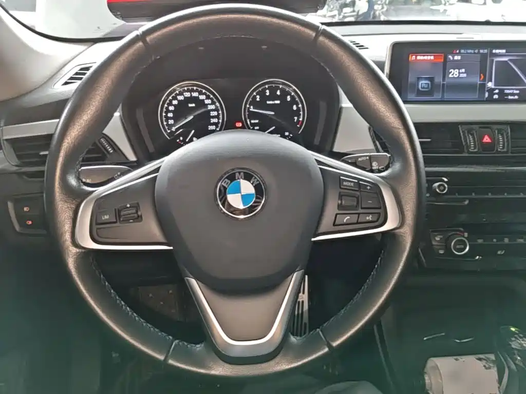 BMW X1 2018 — фото 11