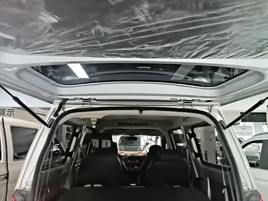 Wuling Hongguang V 2022 — фото 15