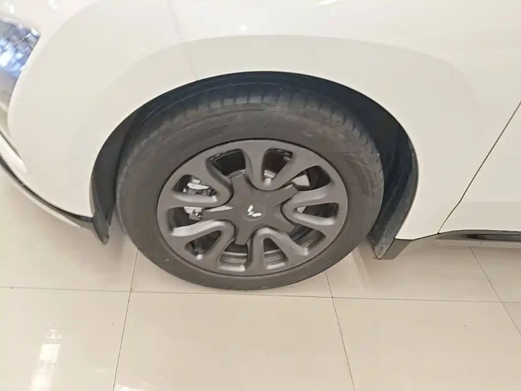Wuling Starlight 2025 — фото 23