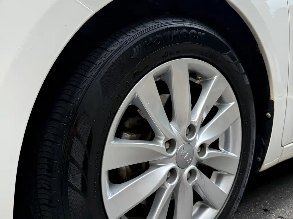 Kia K3 2014