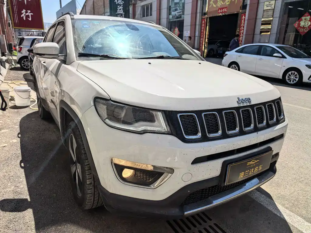 Jeep Compass 2017 — фото 3