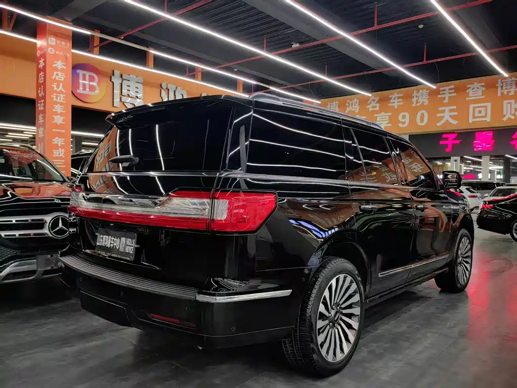 Lincoln Navigator 2021 — фото 15