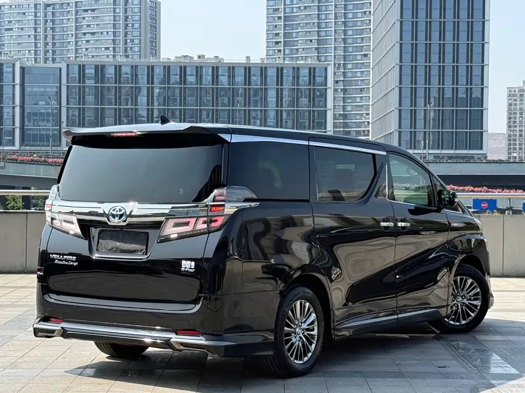 Toyota Vellfire 2022 — фото 15