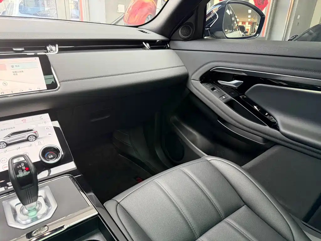 Land Rover Evoque 2021 — фото 21