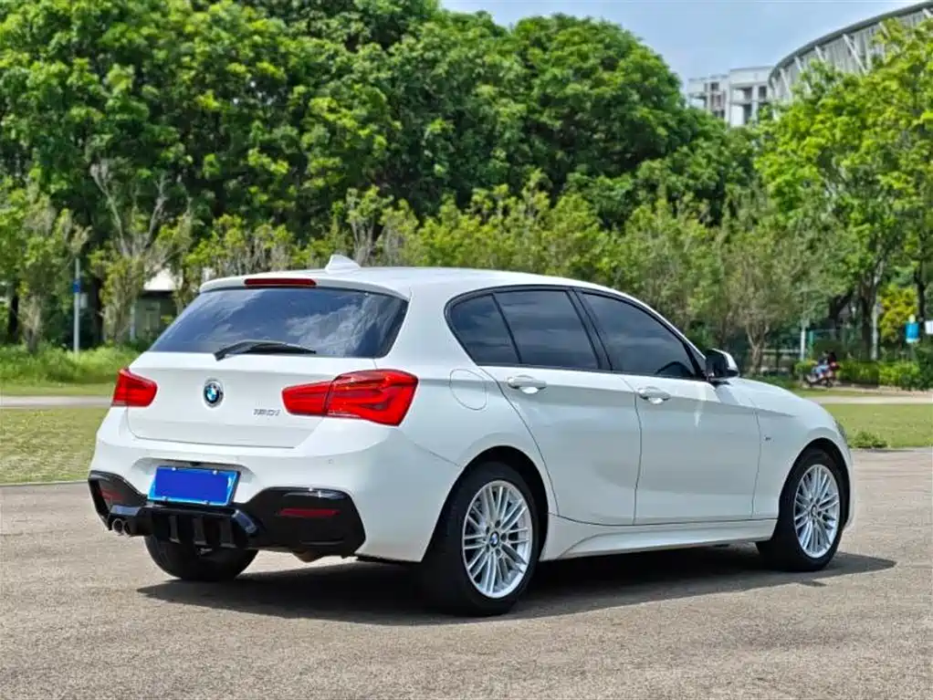BMW 1 Series 2018 — фото 7