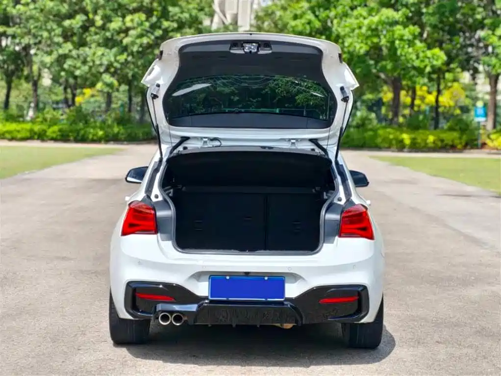 BMW 1 Series 2018 — фото 14