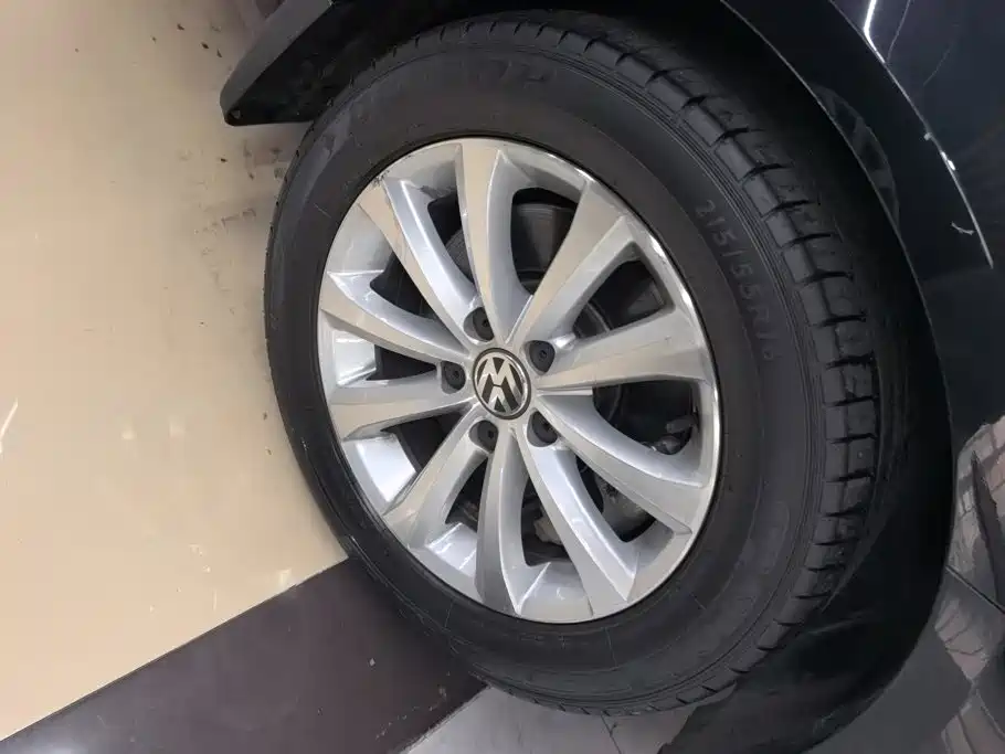 Volkswagen Magotan 2016