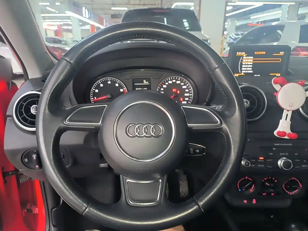 Audi A1 2014 — фото 11
