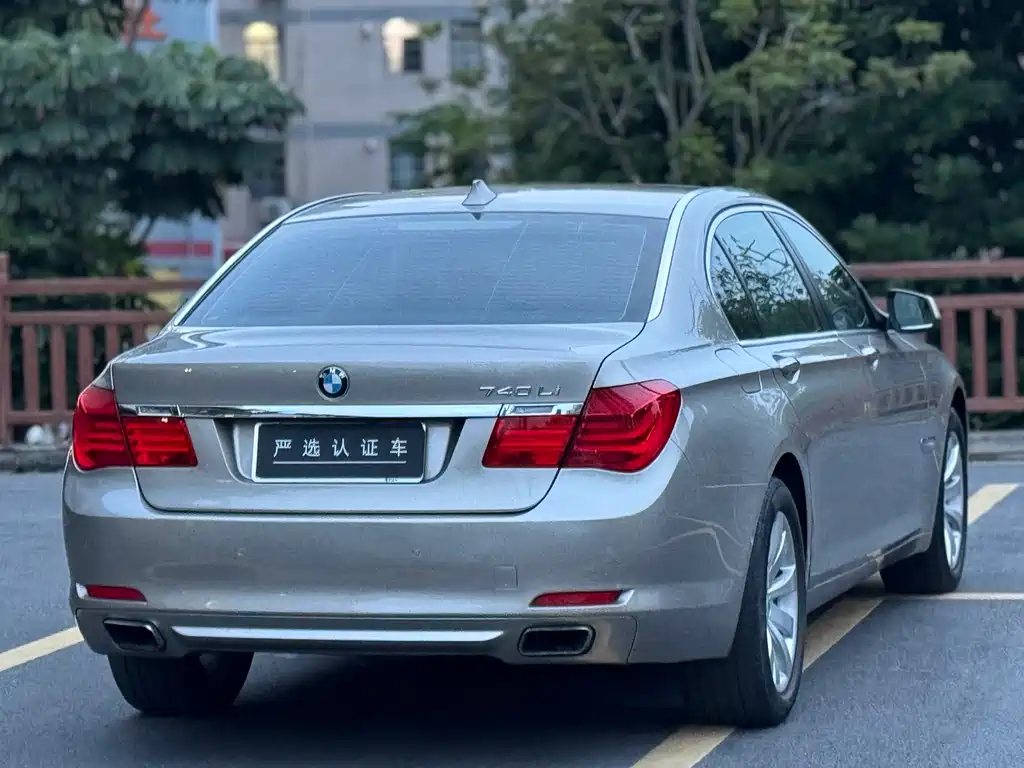 BMW 7 Series 2012 — фото 4