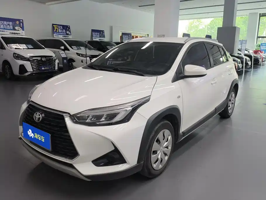 Toyota Yaris L 2023
