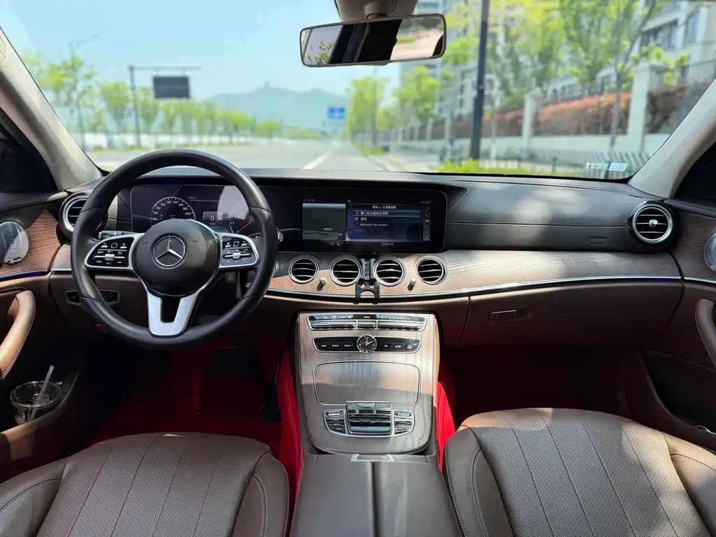 Mercedes-Benz E-Class 2020 — фото 11