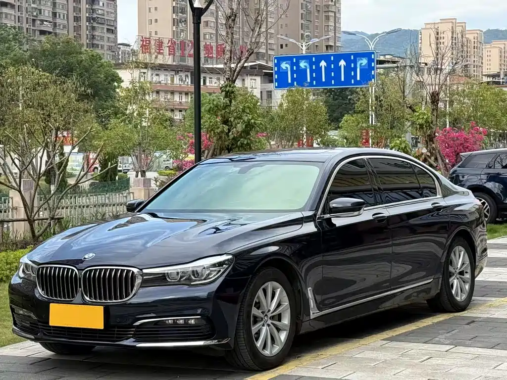 BMW 7 Series 2017 — фото 1