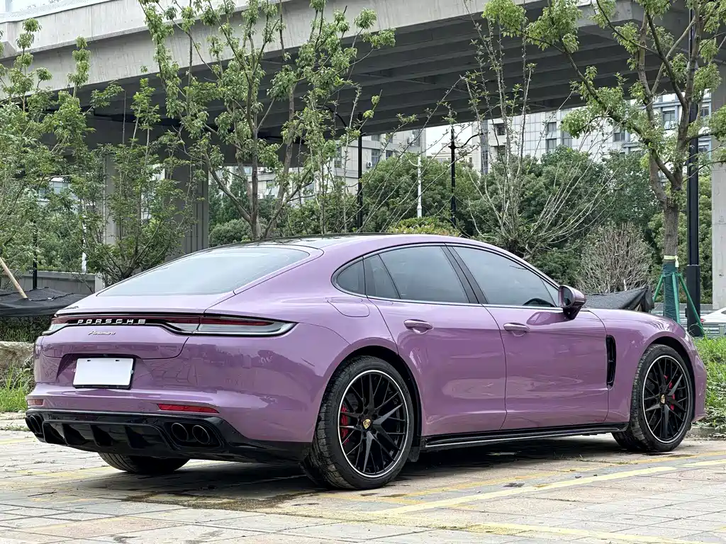 Porsche Panamera 2023
