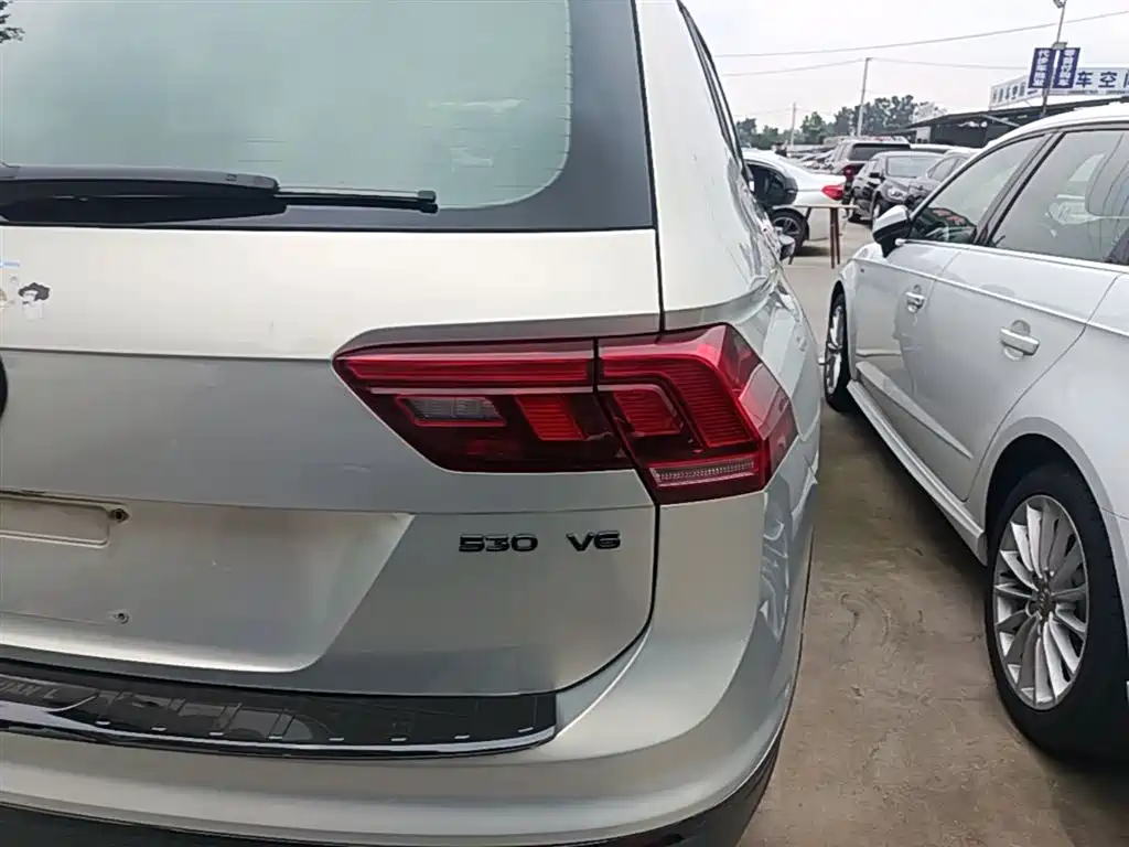 Volkswagen Tiguan L 2018 — фото 8