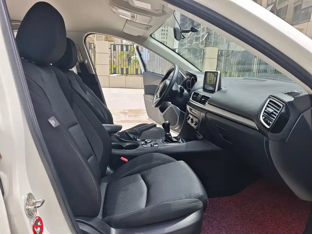 Mazda 3 Axela 2015 — фото 10