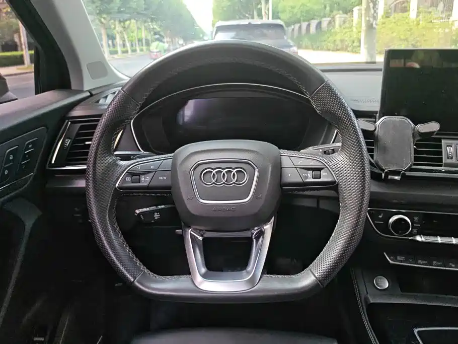 Audi Q5L 2023 — фото 15