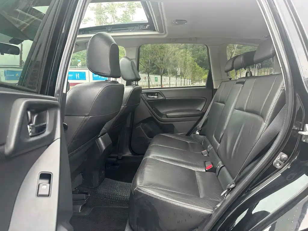 Subaru Forester 2015 — фото 15