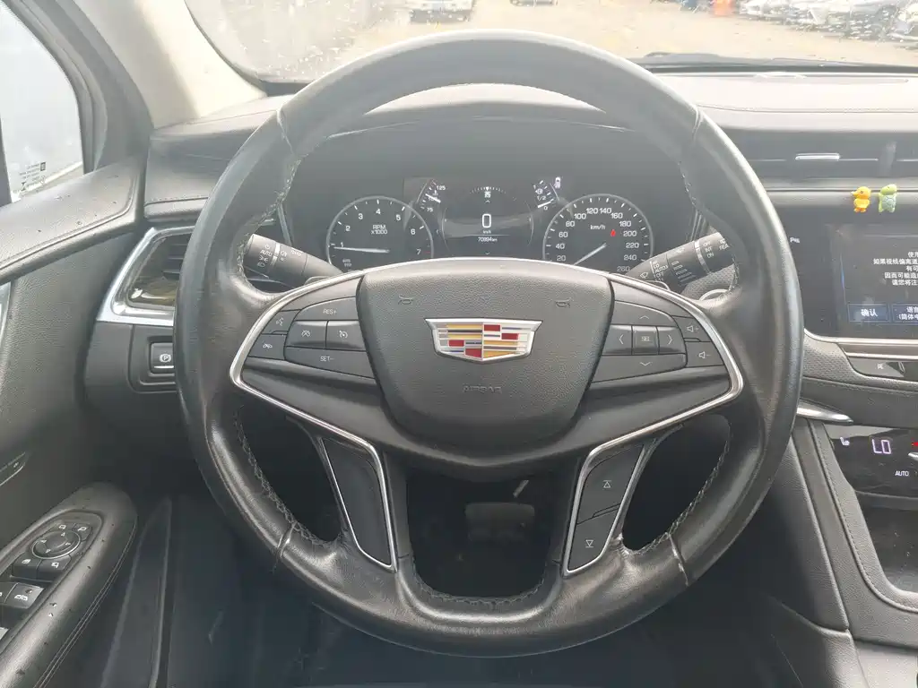 Cadillac XT5 2019 — фото 10