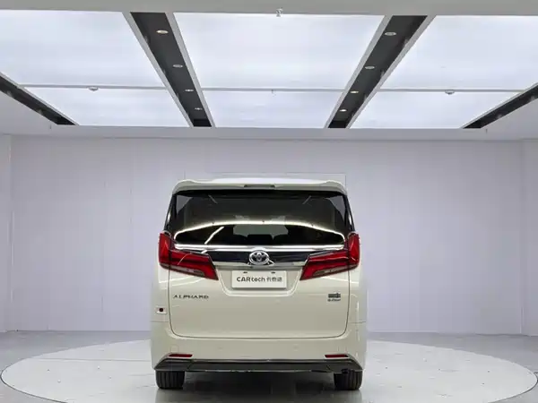 Toyota Alphard 2020