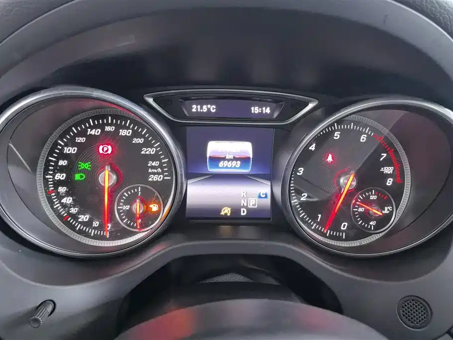 Mercedes-Benz GLA 2018 — фото 14