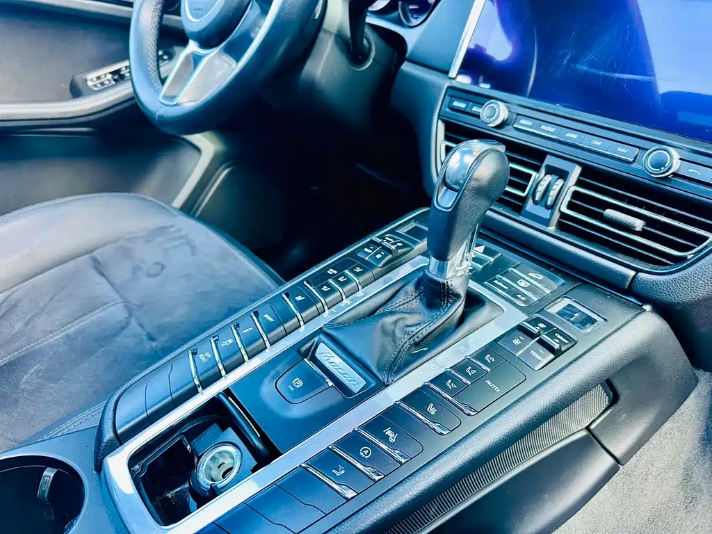 Porsche Macan 2020 — фото 14