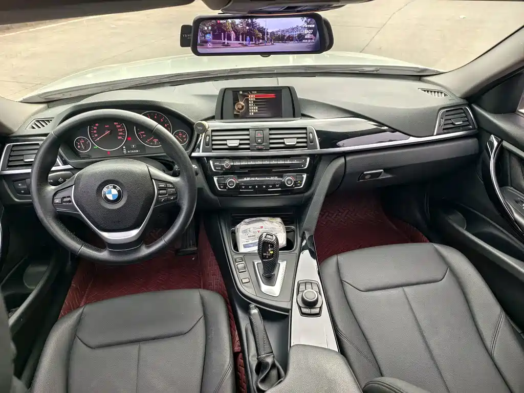 BMW 3 Series 2017 — фото 8