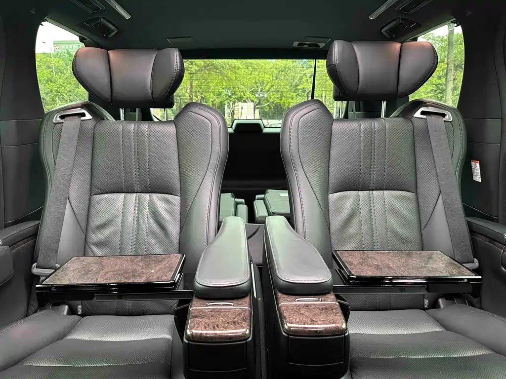 Toyota Alphard 2020 — фото 25