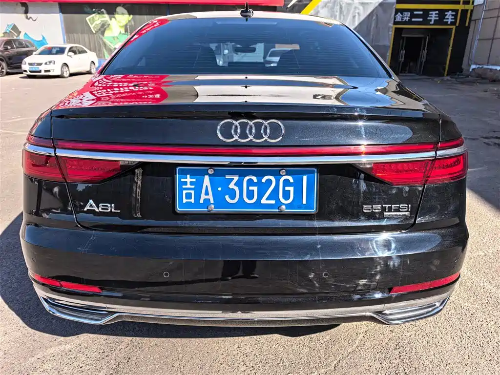 Audi A8 2021 — фото 11