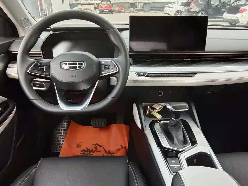 Geely Emgrand L 2022