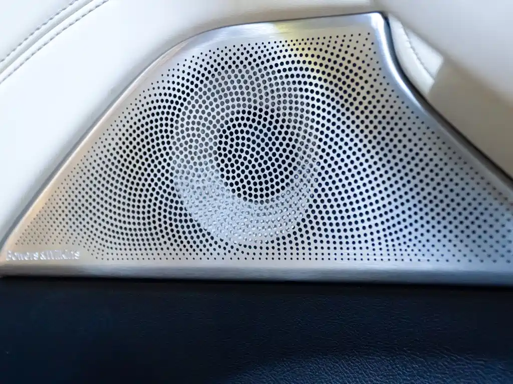 BMW 5 Series 2018 — фото 12
