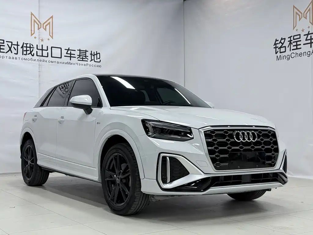 Audi Q2L 2023 — фото 3