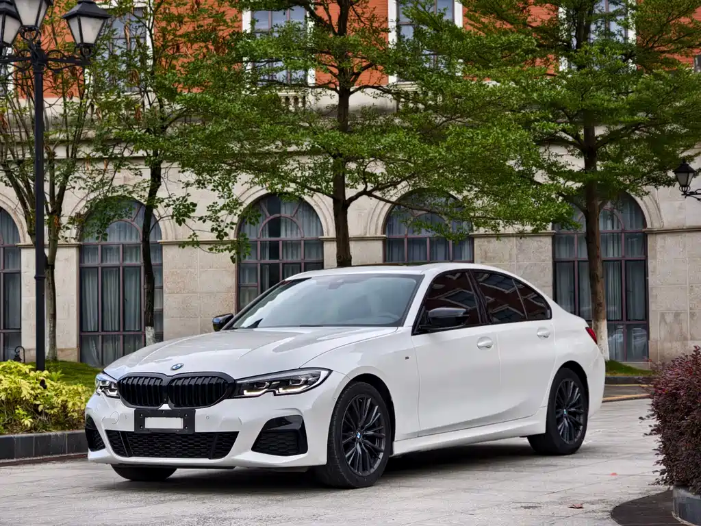 BMW 3 Series 2020 — фото 1