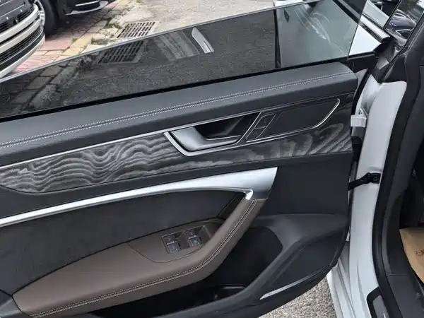 Audi A7L 2022