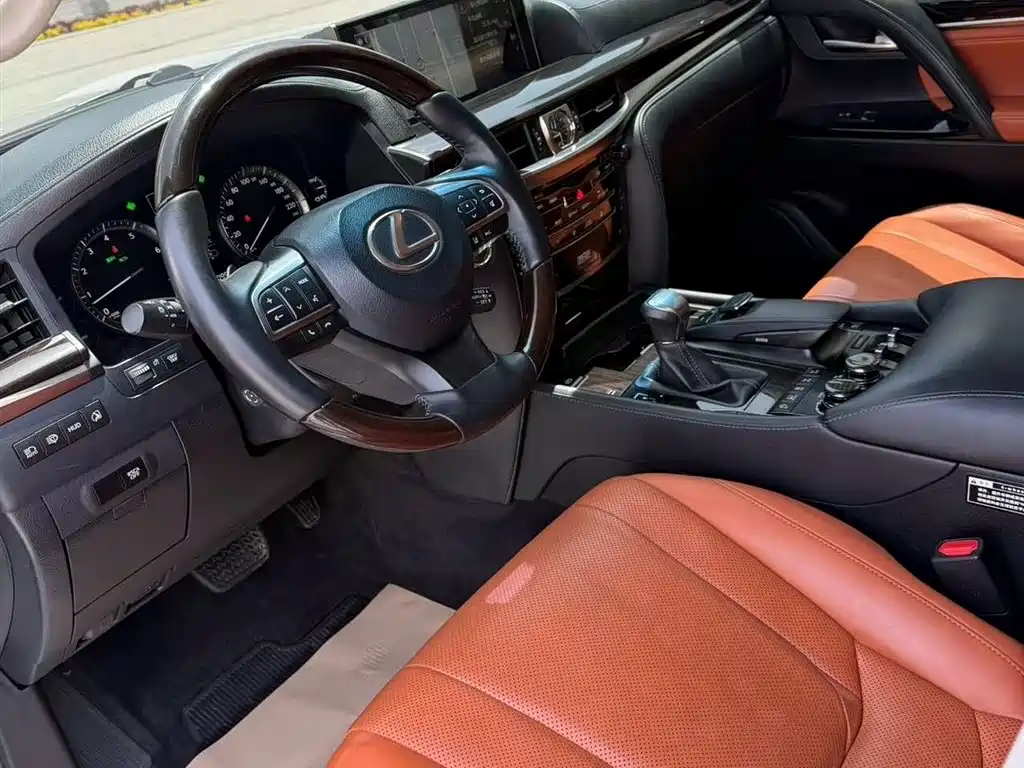 Lexus LX 2016
