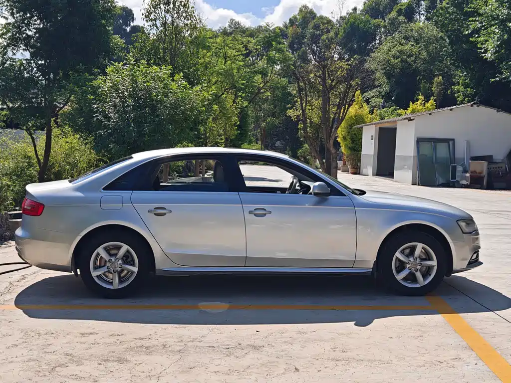 Audi A4L 2012