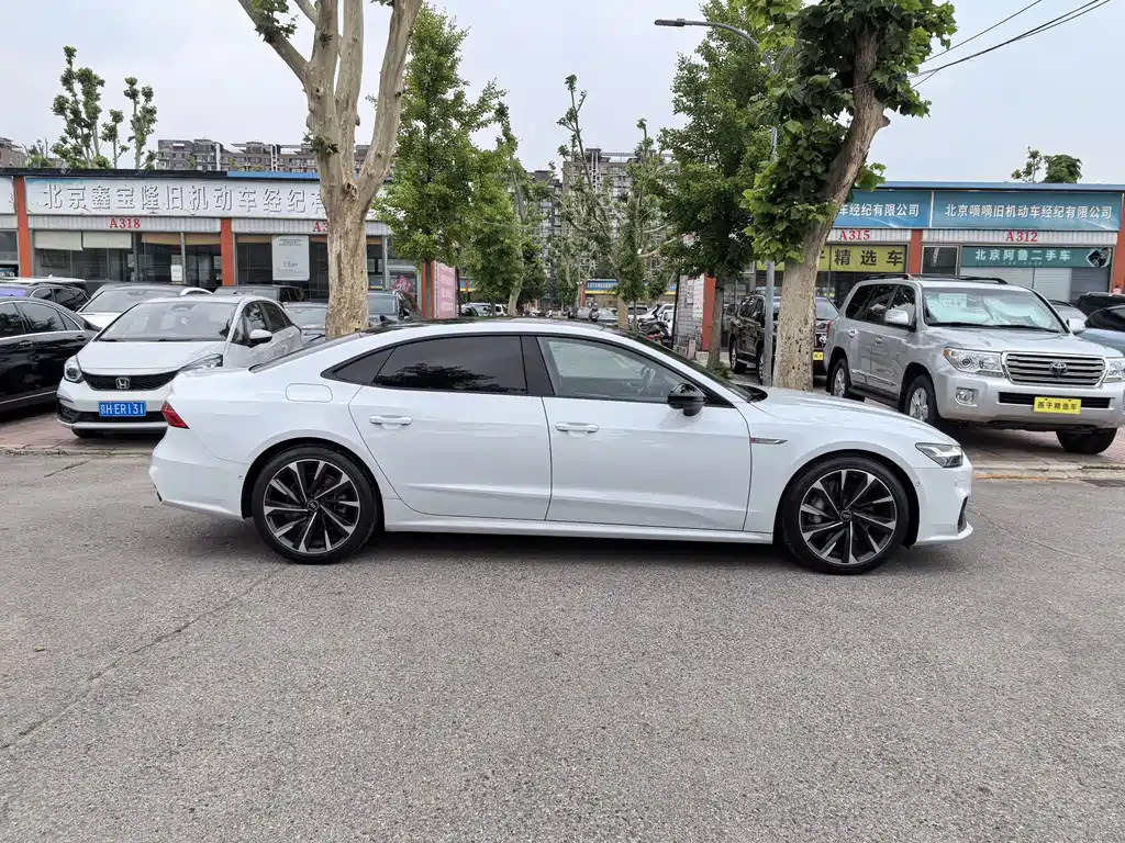 Audi A7L 2025 — фото 18