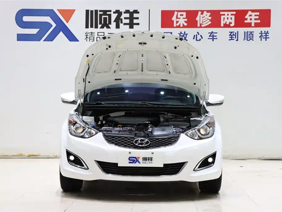 Hyundai Elantra 2017 — фото 19