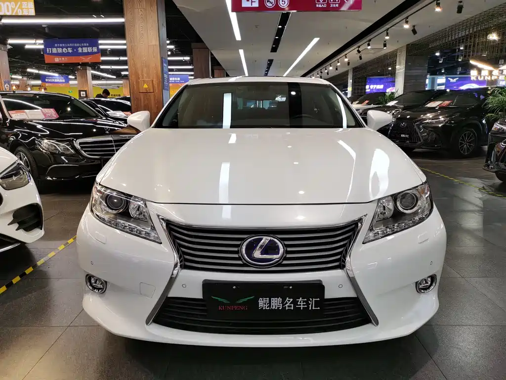 Lexus ES 2015 — фото 2