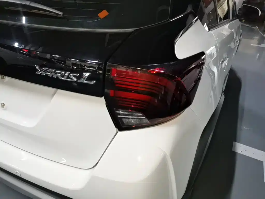 Toyota Yaris L 2021 — фото 8