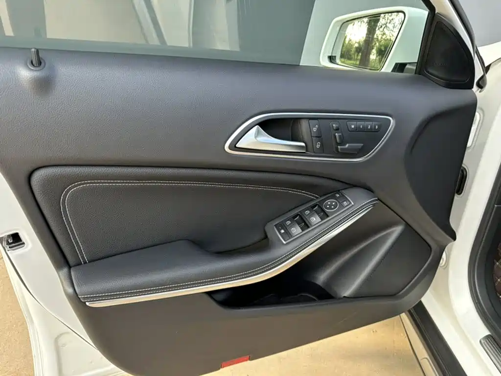 Mercedes-Benz GLA 2016 — фото 11