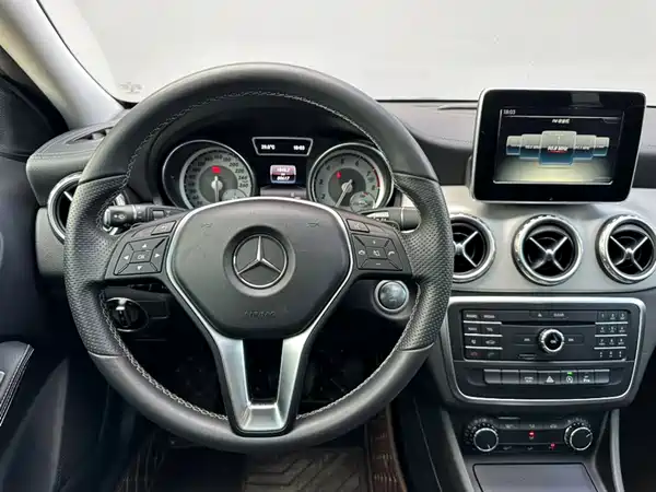 Mercedes-Benz GLA 2016