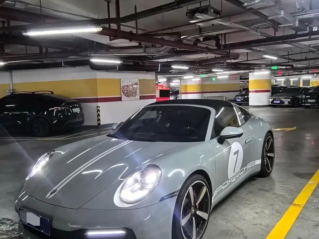 Porsche 911 2021