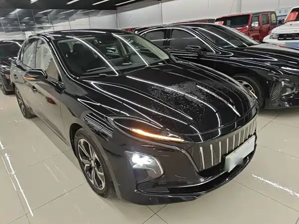 Hongqi E-QM5 2024