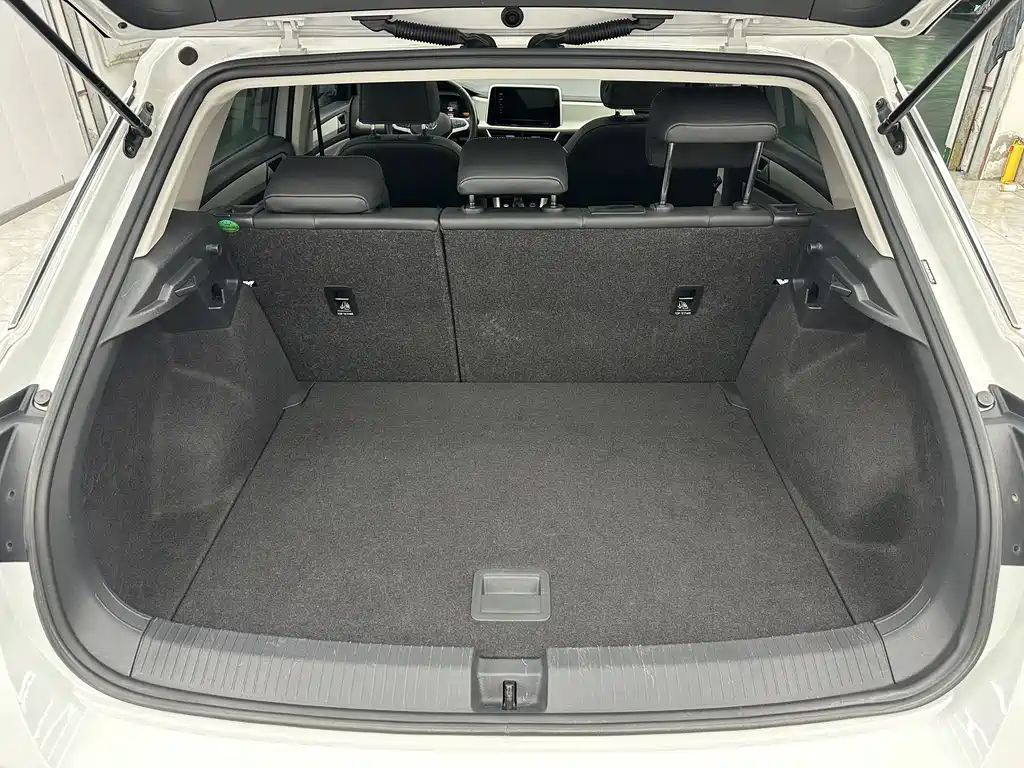 Volkswagen T-Roc 2024 — фото 16