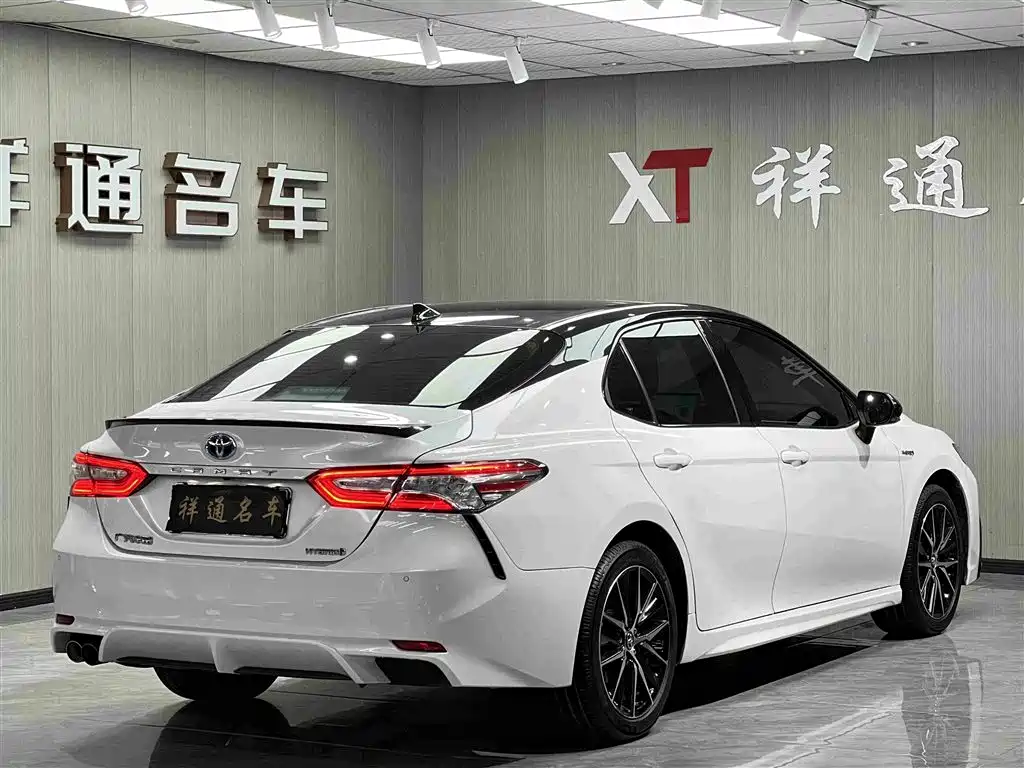 Toyota Camry 2021 — фото 14