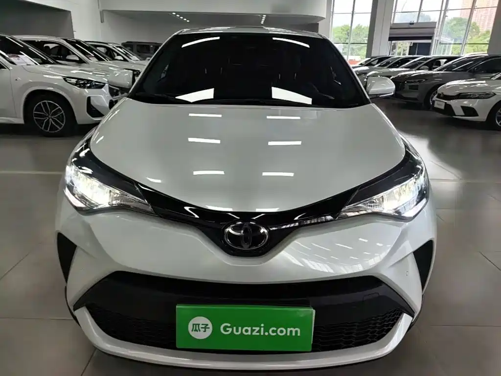 Toyota C-HR 2023 — фото 3